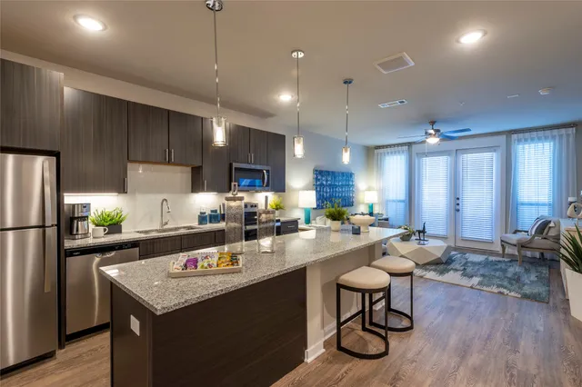 $1,195 | 15915 Kingfield Drive, Unit 1139, Houston, TX 77084