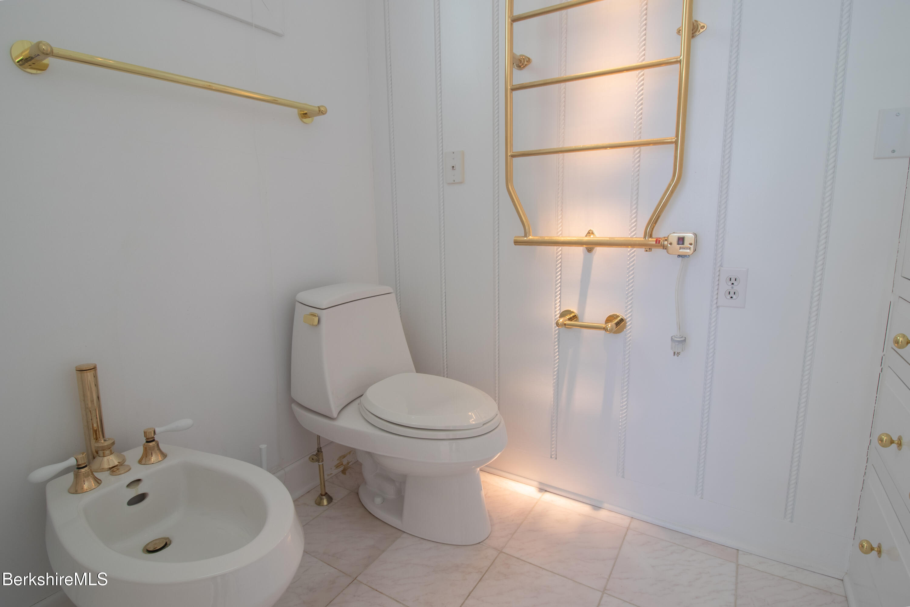 10 Mahkeenac Shores Road Stockbridge, MA 01262 - Photo 35 of 50 Toilet Room of Primary