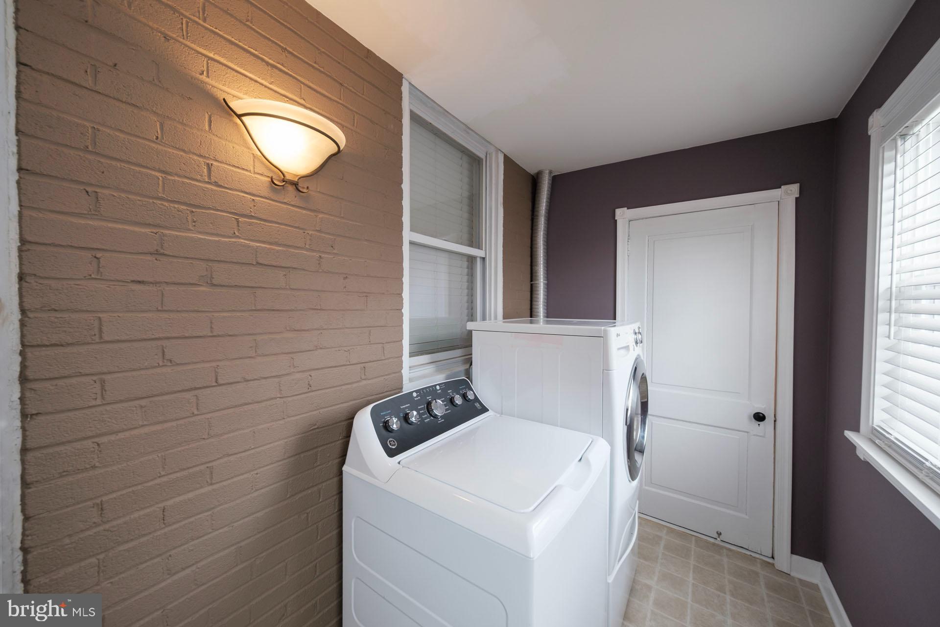 41 North Carroll Street Reading, PA 19611 - Photo 12 of 33 a bathroom with a toilet and a sink