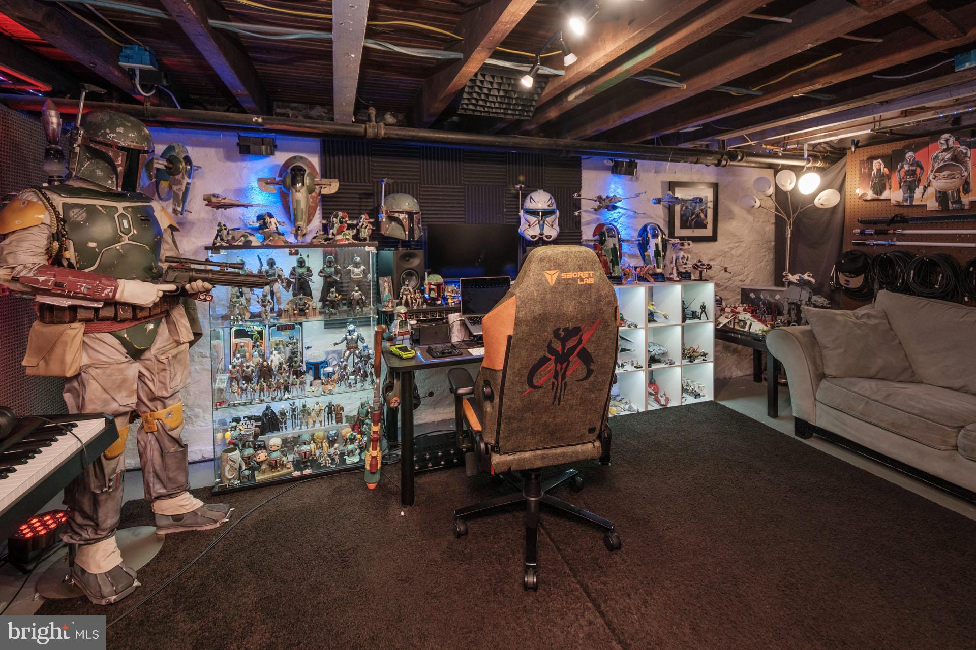 41 North Carroll Street Reading, PA 19611 - Photo 24 of 33 a view of a storage room with racks