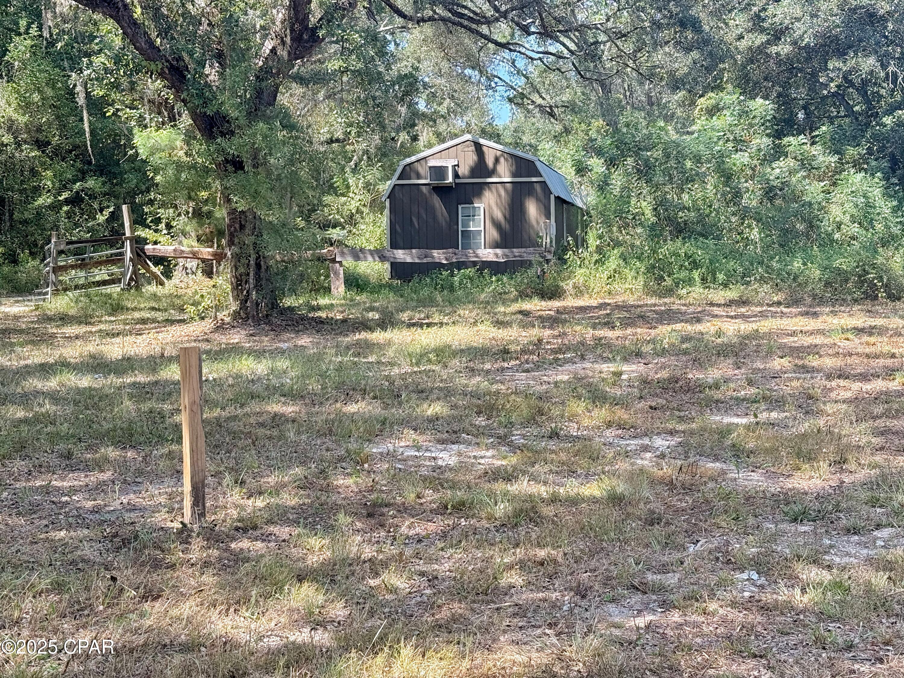 1818 Kaham Lane Grand Ridge, FL 32442 - Photo 29 of 30