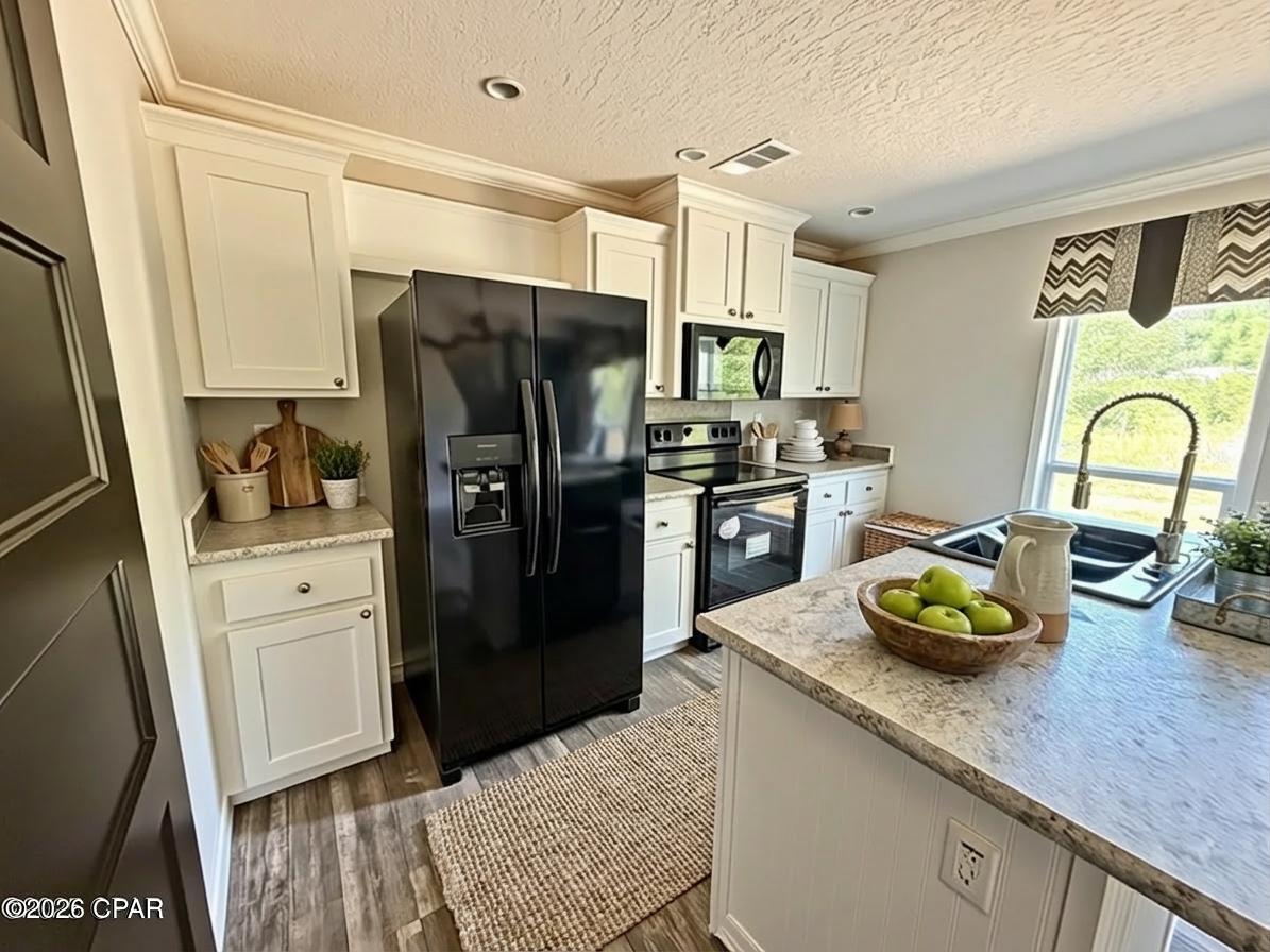 1818 Kaham Lane Grand Ridge, FL 32442 - Photo 3 of 30