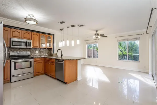 $3,800 | 11191 Southwest 17th Manor, Davie, FL 33324