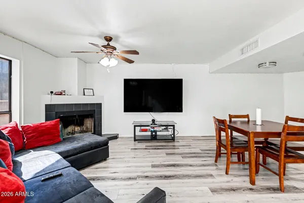 $220,000 | 3228 West Glendale Avenue, Unit 170, Phoenix, AZ 85051