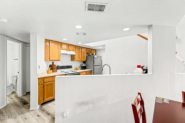 $220,000 | 3228 West Glendale Avenue, Unit 170, Phoenix, AZ 85051