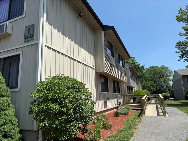 $299,900 | 53 Patterson Village Court, Patterson, NY 12563