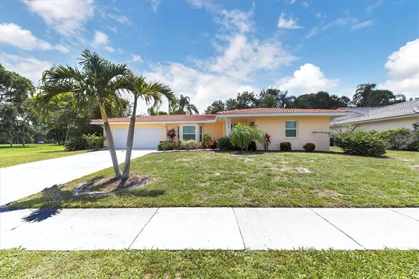 $4,750 | 2943 Tuckerstown Drive, Sarasota, FL 34231