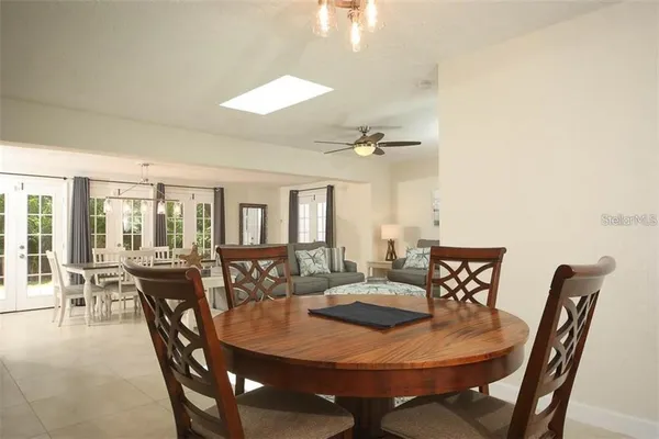 $4,750 | 2943 Tuckerstown Drive, Sarasota, FL 34231