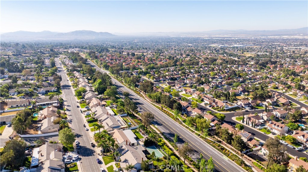 10451 Morning Ridge Drive Moreno Valley, CA 92557 - Photo 5 of 56