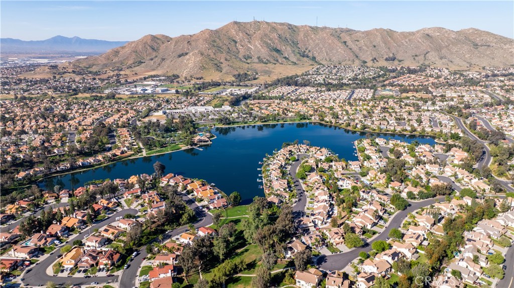 10451 Morning Ridge Drive Moreno Valley, CA 92557 - Photo 7 of 56