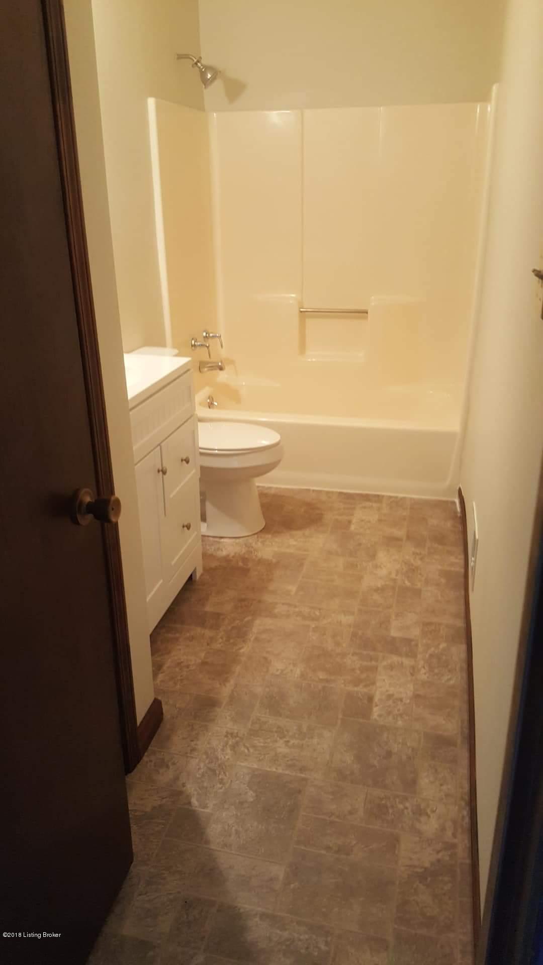 7402 Rambo Way Louisville, KY 40228 - Photo 7 of 10 7