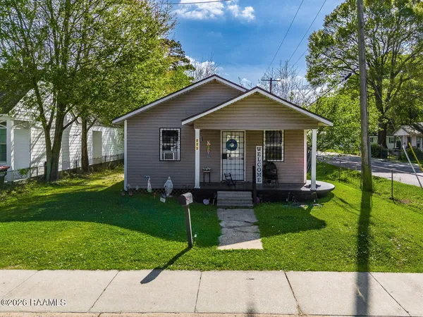 $900 | 800 North St Antoine Street, Lafayette, LA 70501