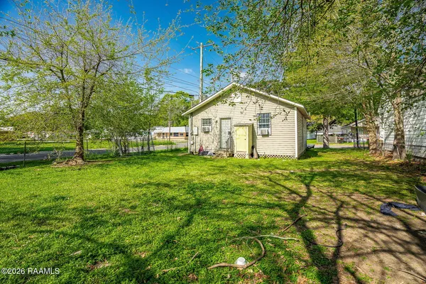 $900 | 800 North St Antoine Street, Lafayette, LA 70501