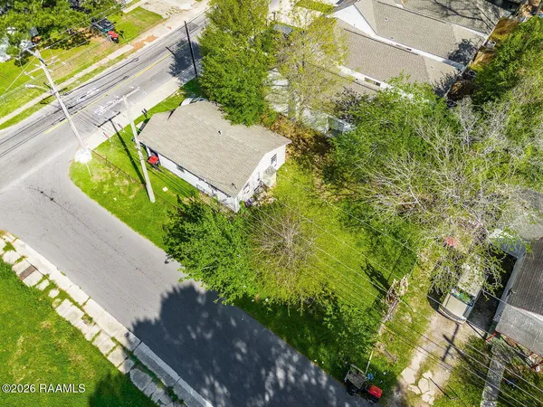 $900 | 800 North St Antoine Street, Lafayette, LA 70501