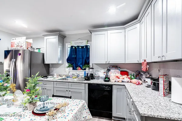 $900 | 800 North St Antoine Street, Lafayette, LA 70501