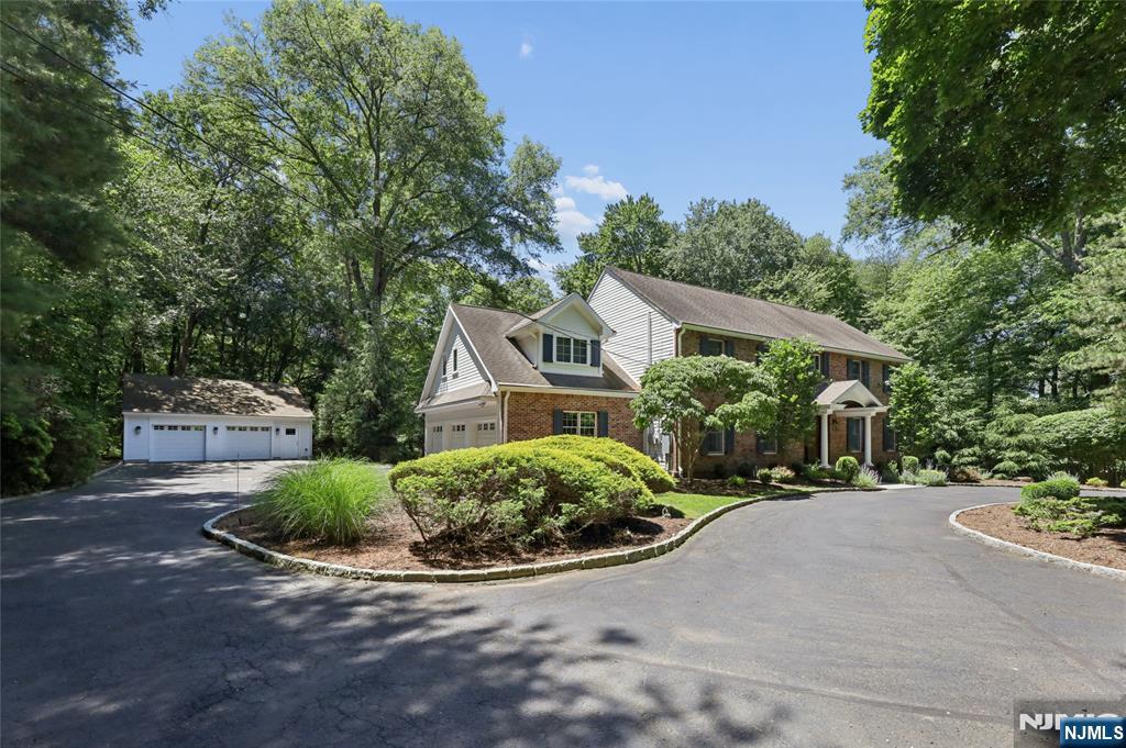 27 Duane Lane Demarest, NJ 07627 - Photo 2 of 47