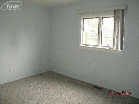 9405 North Nichols Road Montrose, MI 48457 - Photo 6 of 10 20363538-5.JPG
