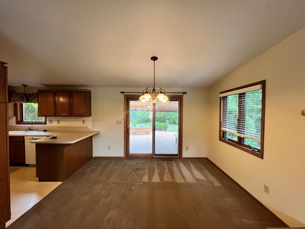1105 S Ridgeway Avenue Sturgeon Bay, WI 54235 - Photo 11 of 33