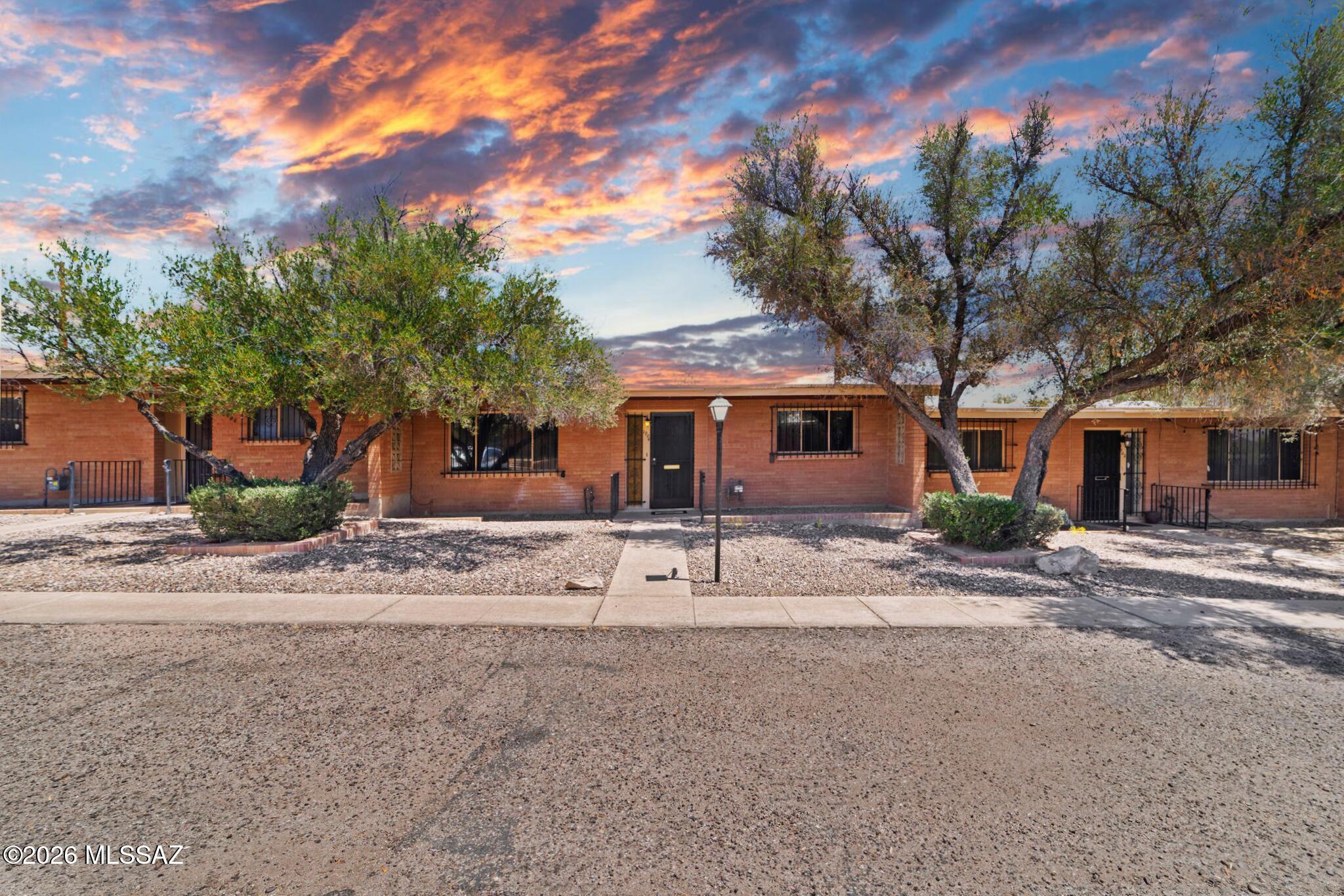 1904 West Anklam Road Tucson, AZ 85745 - Photo 1 of 33