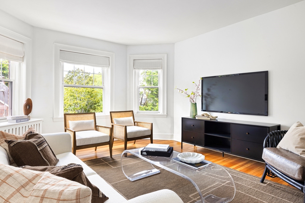 193 Pleasant Street, Unit 6 Brookline, MA 02446 - Photo 4 of 15