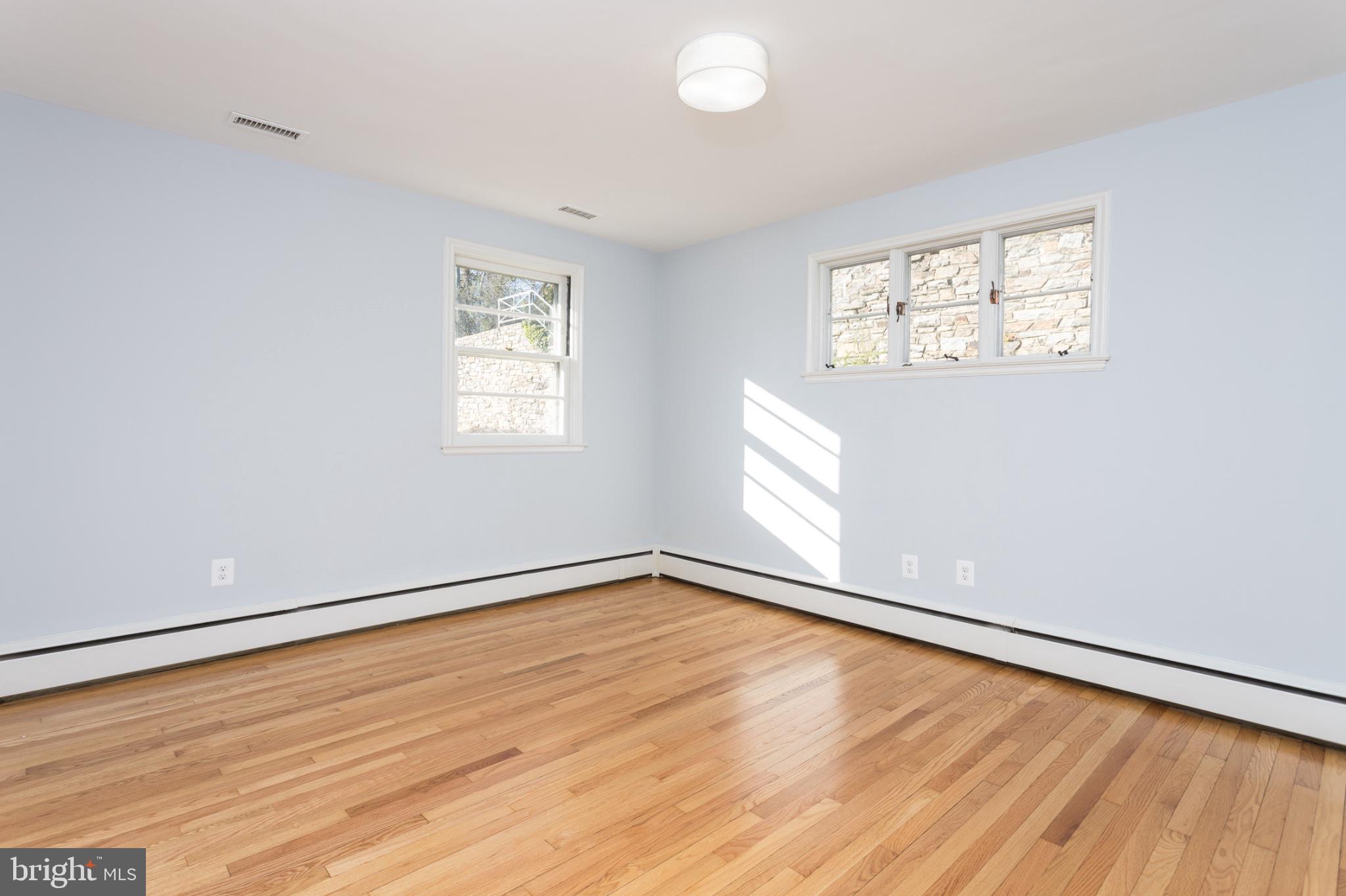 412 Aigburth Road Baltimore, MD 21286 - Photo 17 of 29 Bright and airy blank canvas room.