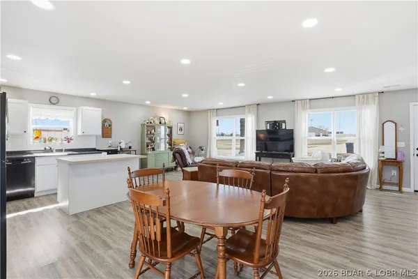 $279,900 | 1464 North Oak Street, Eldon, MO 65026