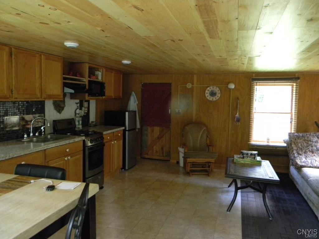 176 Garcia Road Amboy, NY 13493 - Photo 6 of 15