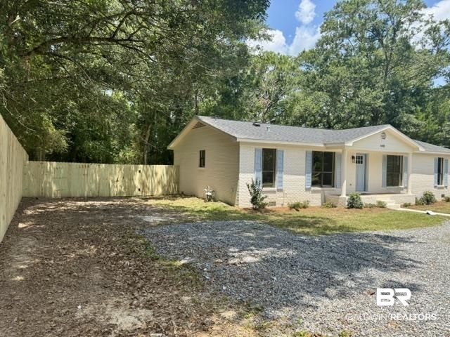 9481 Pinewood Avenue Elberta, AL 36530 - Photo 3 of 24