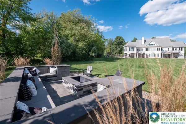 $1,165,000 | 6410 Sweetbriar Lane, Zionsville, PA 18092