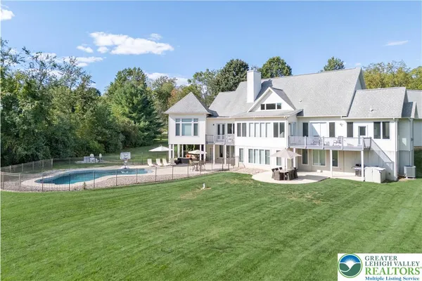 $1,165,000 | 6410 Sweetbriar Lane, Zionsville, PA 18092