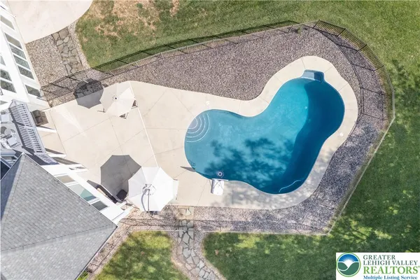 $1,165,000 | 6410 Sweetbriar Lane, Zionsville, PA 18092
