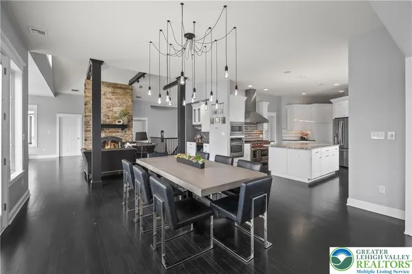 $1,165,000 | 6410 Sweetbriar Lane, Zionsville, PA 18092