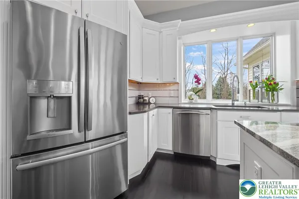 $1,165,000 | 6410 Sweetbriar Lane, Zionsville, PA 18092