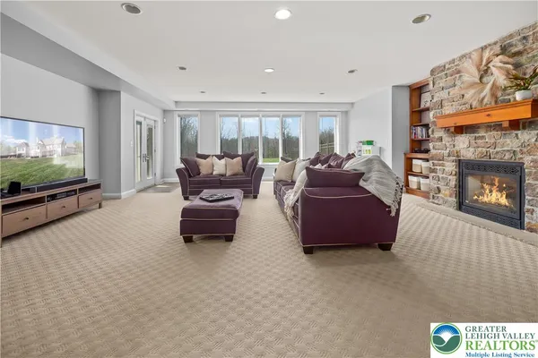 $1,165,000 | 6410 Sweetbriar Lane, Zionsville, PA 18092