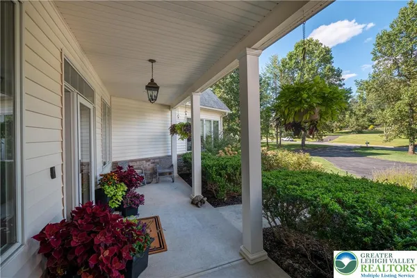 $1,165,000 | 6410 Sweetbriar Lane, Zionsville, PA 18092