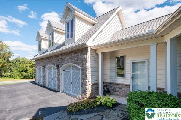 $1,165,000 | 6410 Sweetbriar Lane, Zionsville, PA 18092