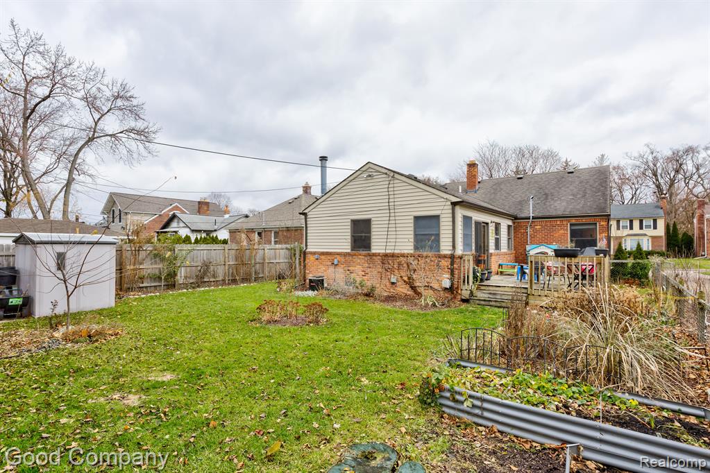 28 Maplefield Road Pleasant Ridge, MI 48069 - Photo 37 of 49