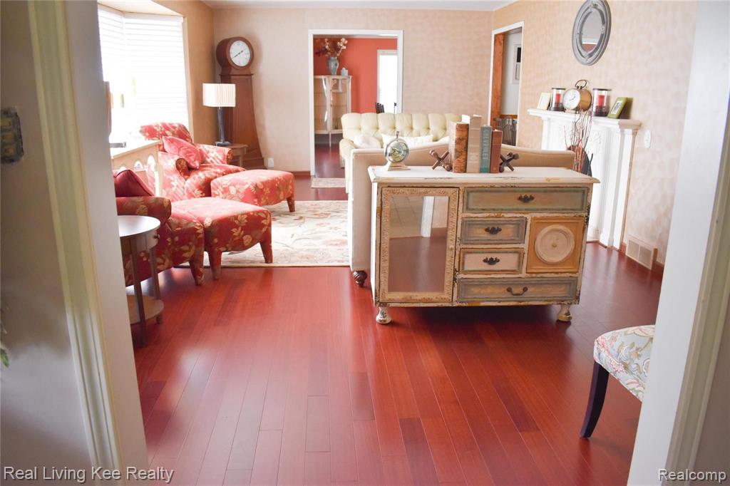 2001 Colchester Road Flint, MI 48503 - Photo 18 of 28