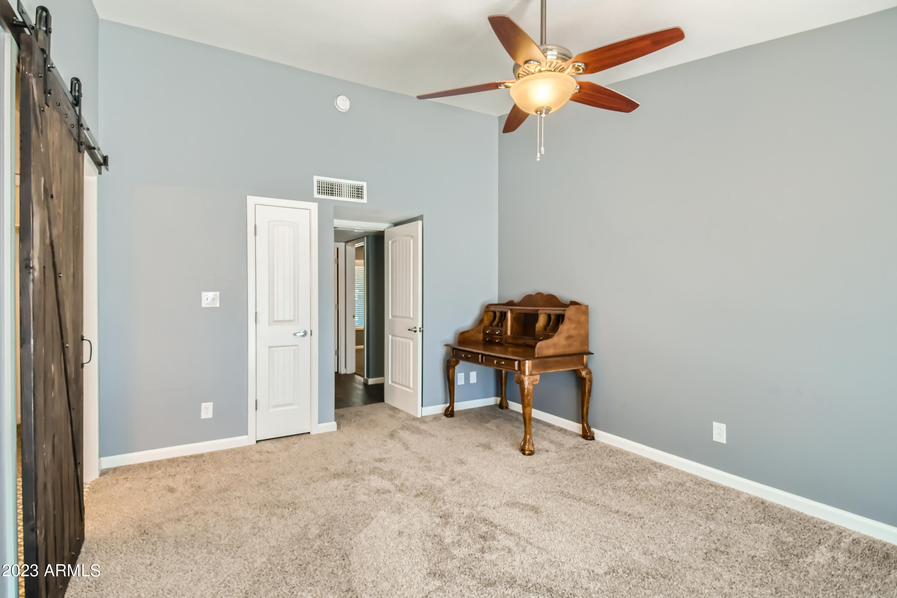 2432 West Hearn Road Phoenix, AZ 85023 - Photo 14 of 27 15 Primary Bedroom