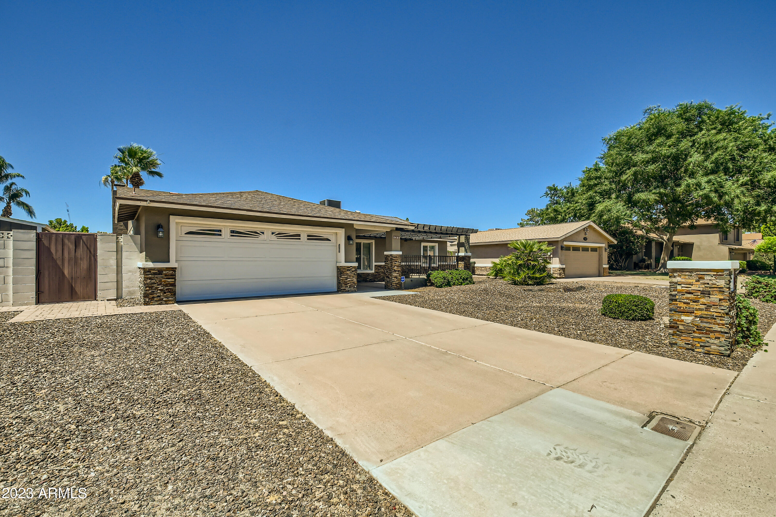 2432 West Hearn Road Phoenix, AZ 85023 - Photo 3 of 27 01 Exterior Front