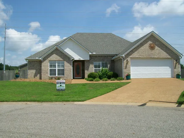 $349,000 | 186 Walnut Trace Drive, Jackson, TN 38305