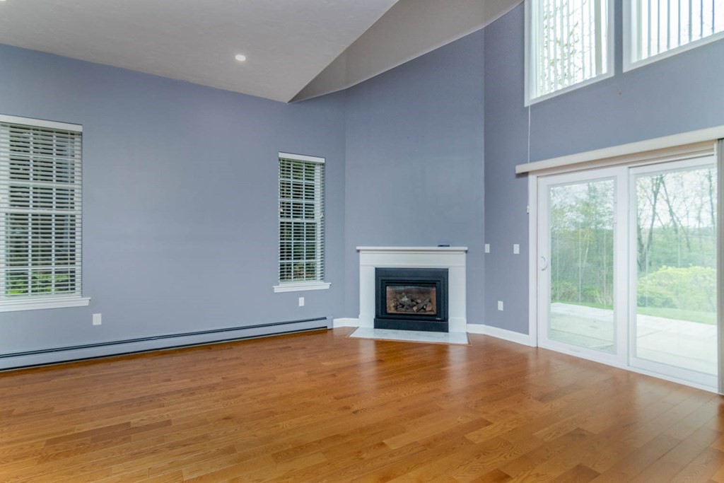 404 Ridgefield Circle, Unit A Clinton, MA 01510 - Photo 4 of 31 Gallery Image 4