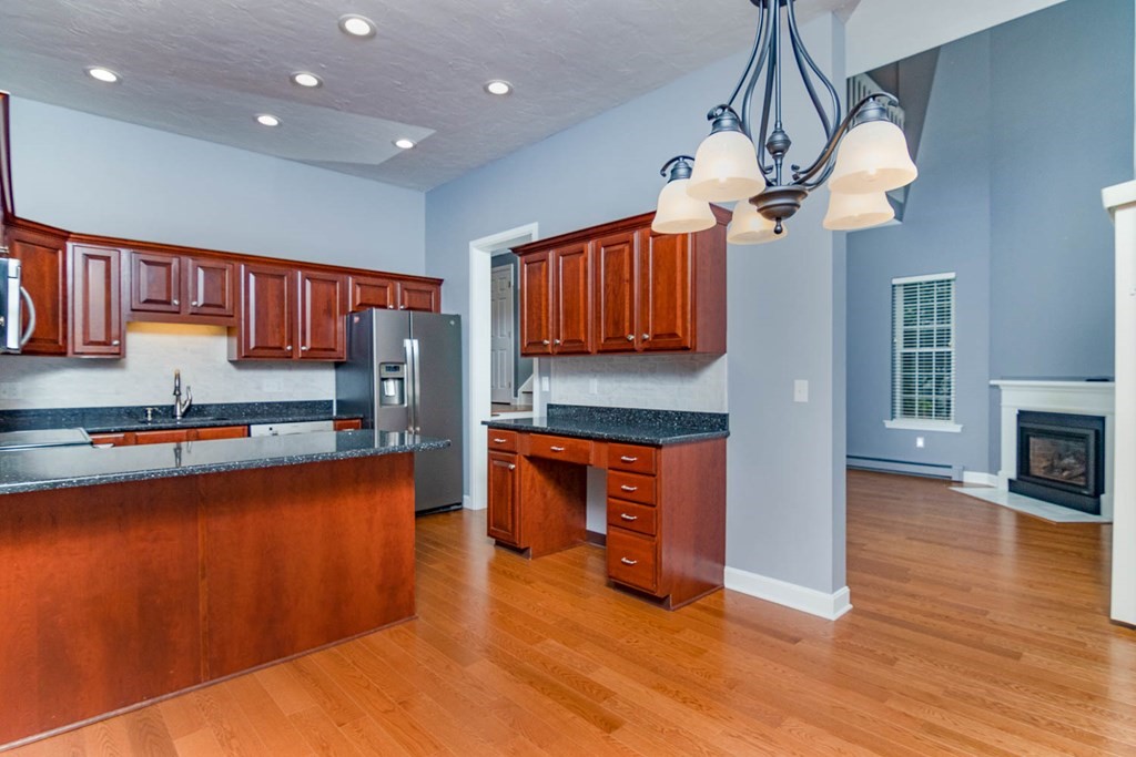 404 Ridgefield Circle, Unit A Clinton, MA 01510 - Photo 6 of 31 Gallery Image 6