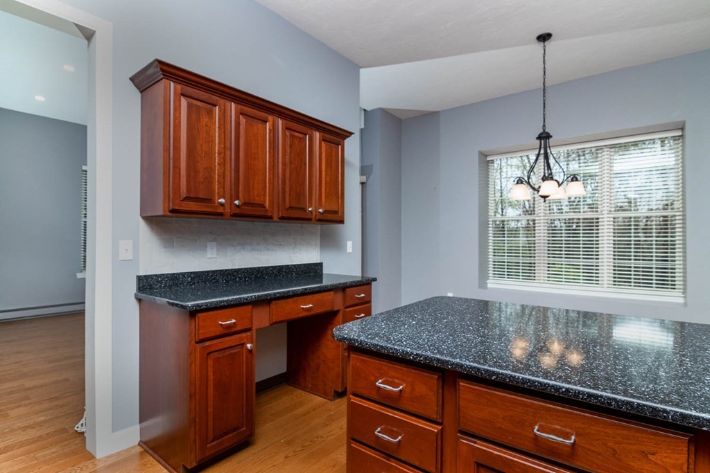 404 Ridgefield Circle, Unit A Clinton, MA 01510 - Photo 9 of 31 Gallery Image 9