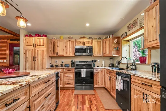 $1,498,000 | 6856 Highway 55, Horseshoe Bend, ID 83629