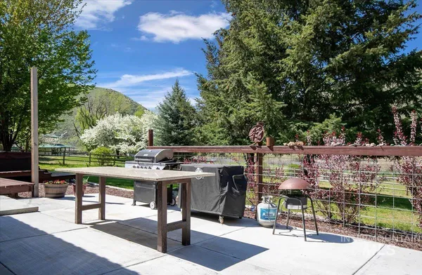 $1,498,000 | 6856 Highway 55, Horseshoe Bend, ID 83629