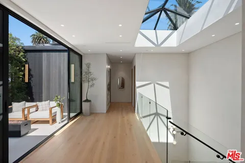 $16,995,000 | 528 Marguerita Avenue, Santa Monica, CA 90402