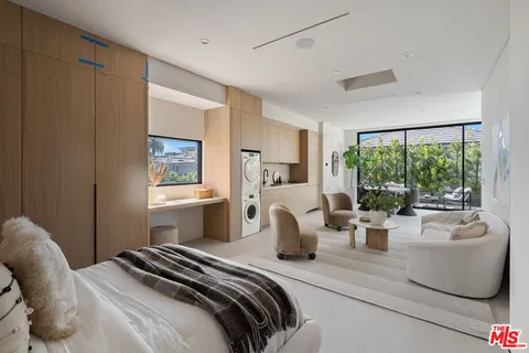 $16,995,000 | 528 Marguerita Avenue, Santa Monica, CA 90402