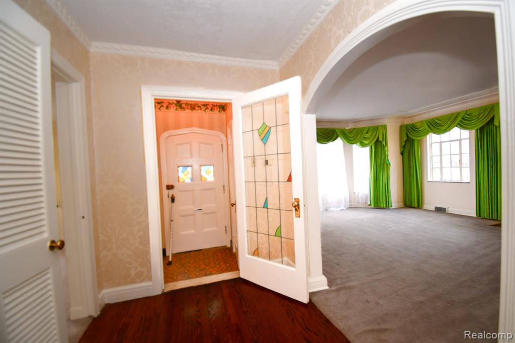 3545 Sherbourne Road Detroit, MI 48221 - Photo 6 of 36