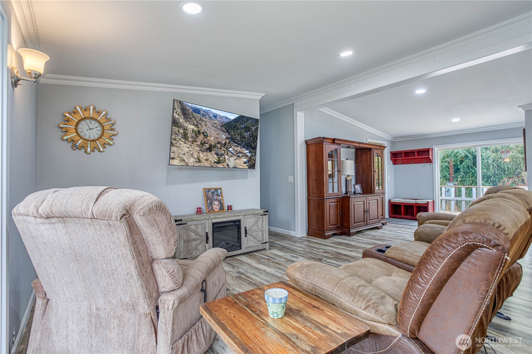65 Sandstone Lane Cashmere, WA 98815 - Photo 11 of 39 a living room with furniture and a window